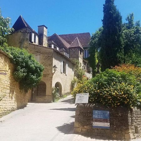 Les Appartements De Bacchus Sarlat-La-Caneda Exterior photo